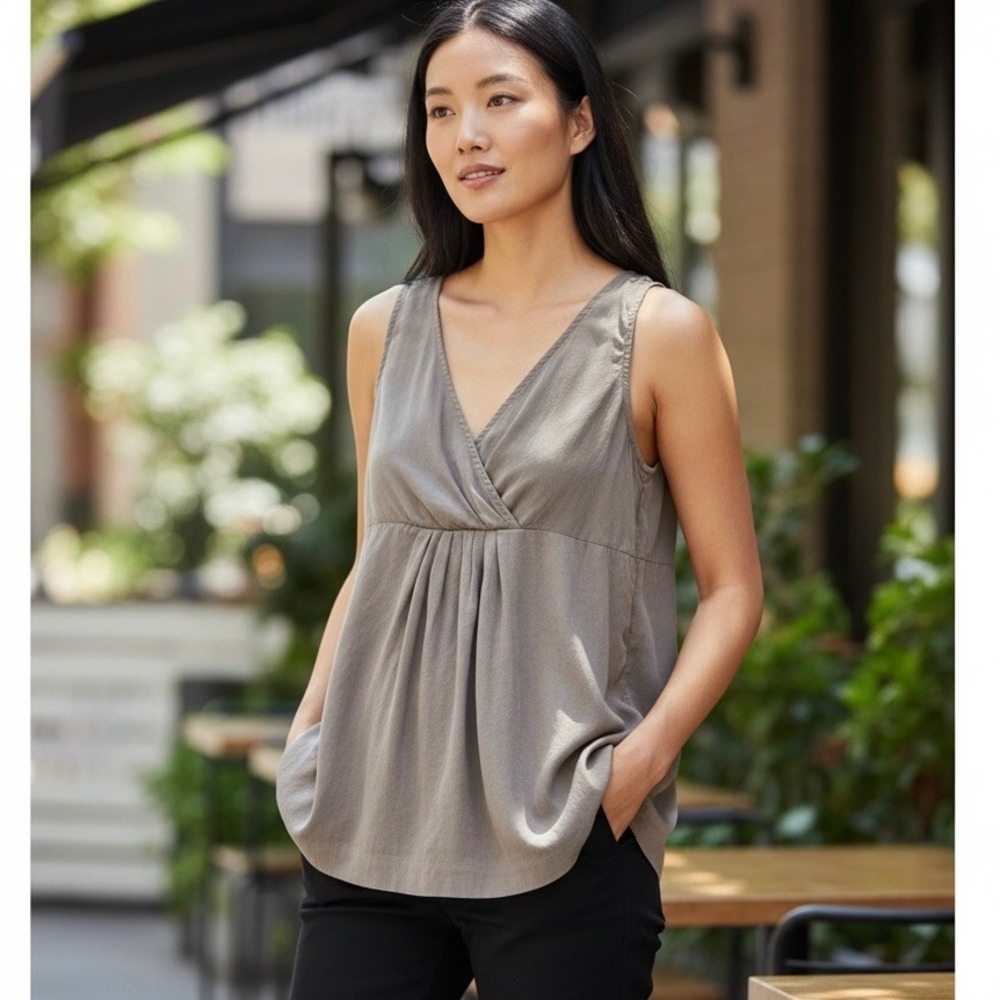Eileen Fisher Women's 100% Silk Surplice V-Neck Sleeveless Taupe Top Size M